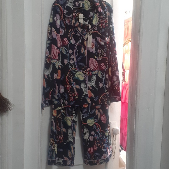 ANTHROPLOGIE BRIAR PIPED LONG SELVED PAJAMAS Set - Picture 9 of 9